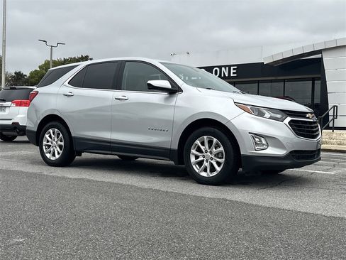 Used 2018 Chevrolet Equinox LT image 9