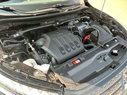 Used 2024 Mitsubishi Eclipse Cross SE image 24