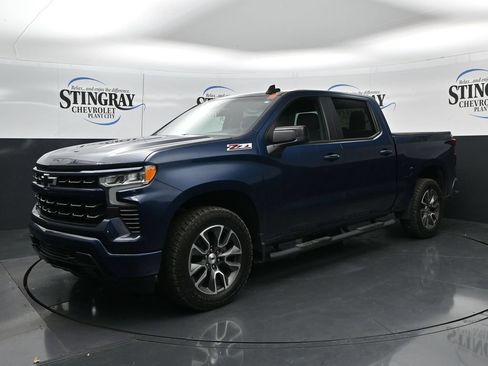 Used 2022 Chevrolet Silverado 1500 RST AWD/4WD image 3