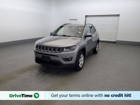 Used 2017 Jeep Compass Latitude w/ Popular Equipment Group AWD/4WD image 1