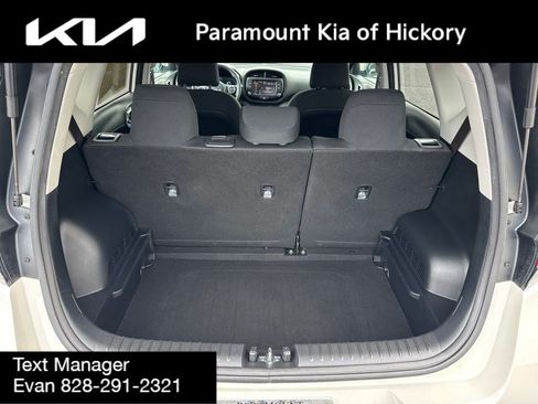 Used 2023 Kia Soul LX w/ Option Group 015 FWD image 11