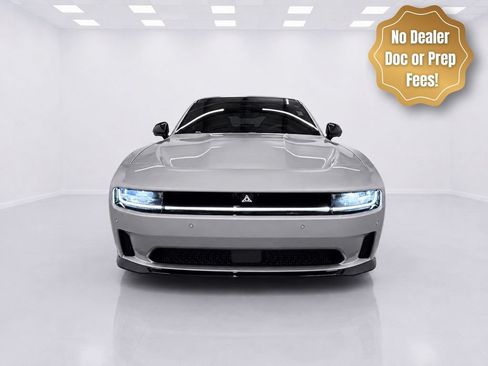 Used 2024 Dodge Charger Daytona Scat Pack w/ Plus Group AWD/4WD image 2