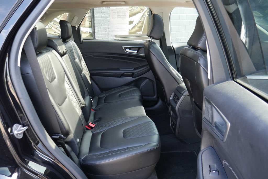 Used 2024 Ford Edge Titanium AWD/4WD image 9