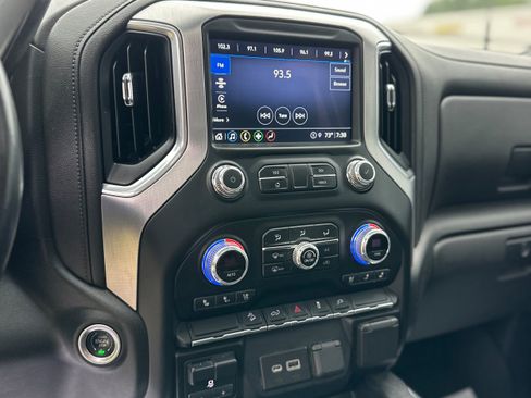 Used 2022 GMC Sierra 2500 SLT w/ SLT Convenience Package AWD/4WD image 14