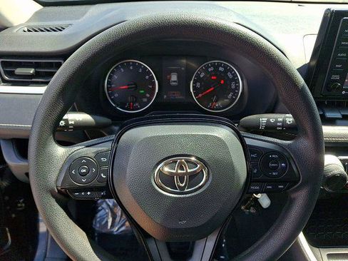 Certified 2021 Toyota RAV4 LE AWD/4WD image 13