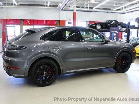 Used 2023 Porsche Cayenne GTS w/ Premium Package AWD/4WD image 7