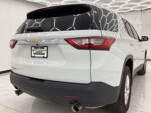 Used 2018 Chevrolet Traverse LS FWD image 8