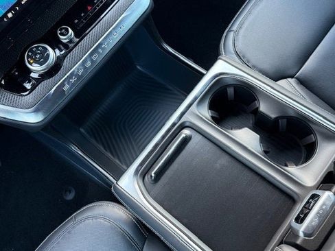 New 2025 Ford Expedition Max Platinum w/ Stealth Performance Package image 33