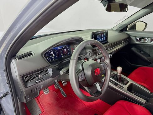 Used 2023 Honda Civic Type R image 9