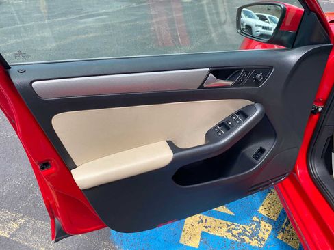 Used 2015 Volkswagen Jetta SE FWD image 27