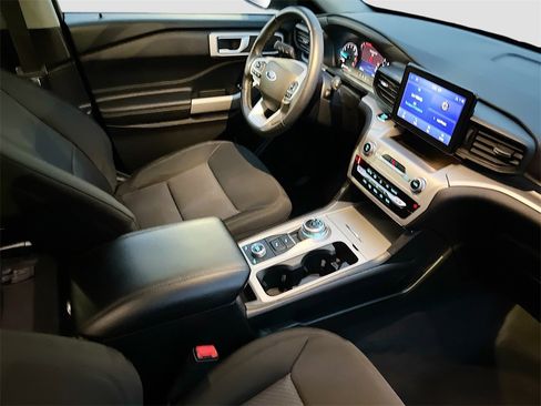 Used 2022 Ford Explorer XLT image 23