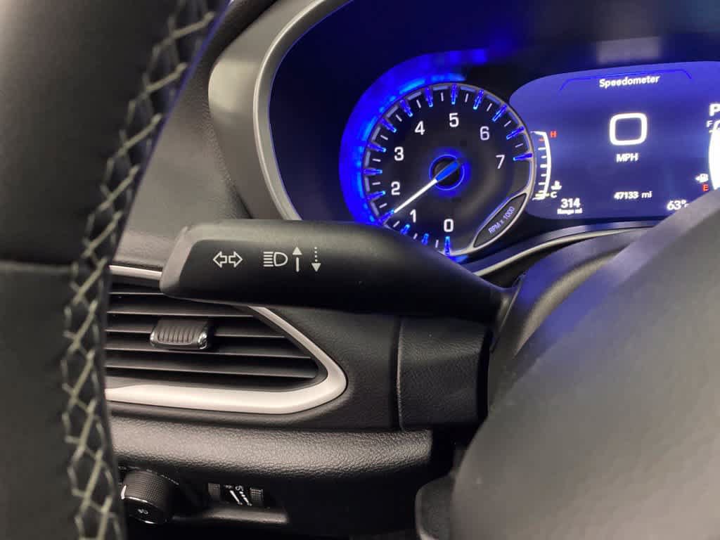 Used 2025 Chrysler Pacifica Select FWD image 22
