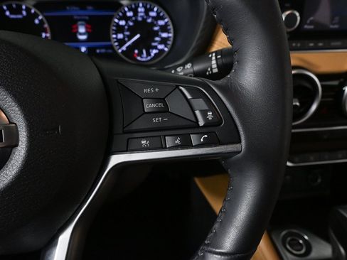 Used 2020 Nissan Sentra SV w/ SV Premium Package image 10