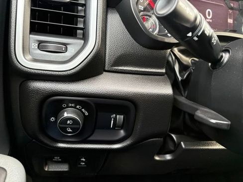 Used 2023 RAM 1500 Big Horn AWD/4WD image 23