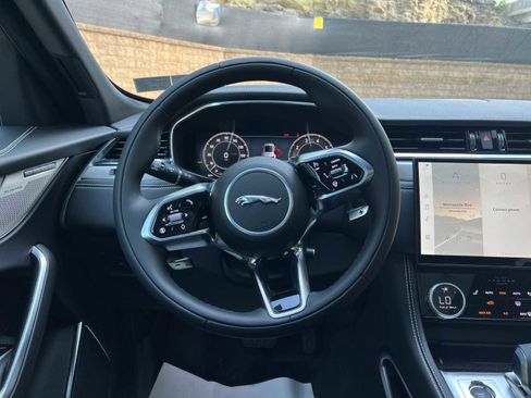 Used 2025 Jaguar F-PACE R-Dynamic S image 10
