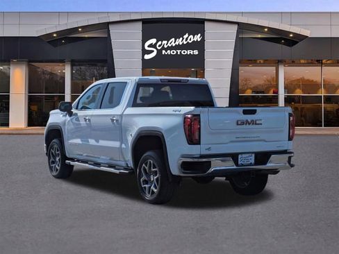 Used 2022 GMC Sierra 1500 SLT w/ SLT Convenience Package image 3
