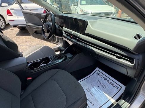 Used 2025 Kia K4 FWD image 19