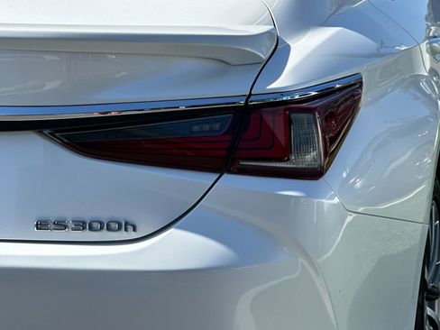 Used 2021 Lexus ES 300h FWD image 31