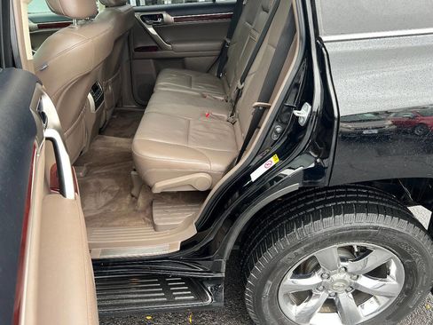 Used 2010 Lexus GX 460 image 23