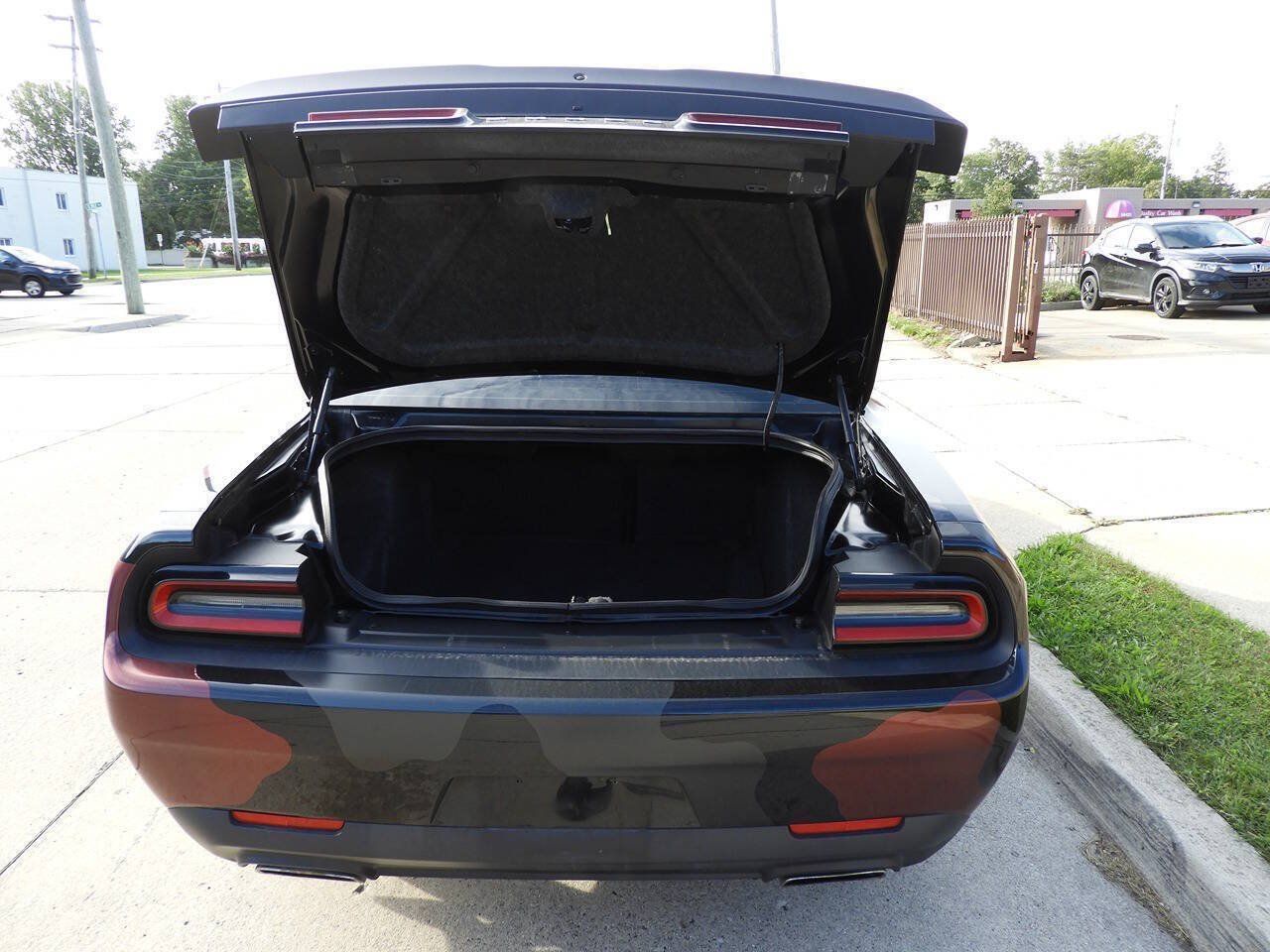 Used 2016 Dodge Challenger R/T w/ Blacktop Package RWD image 18