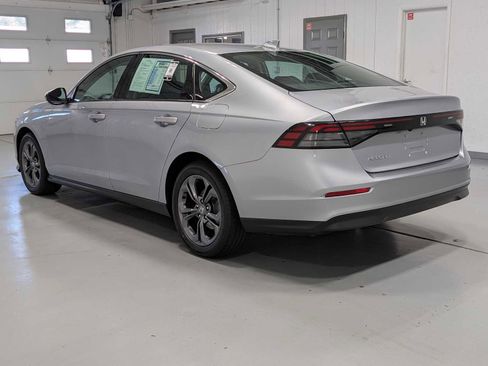 Used 2023 Honda Accord EX image 9