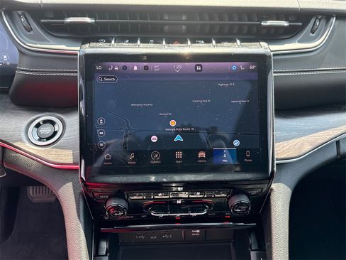 Used 2023 Jeep Grand Cherokee Overland w/ Luxury Tech Group IV image 30