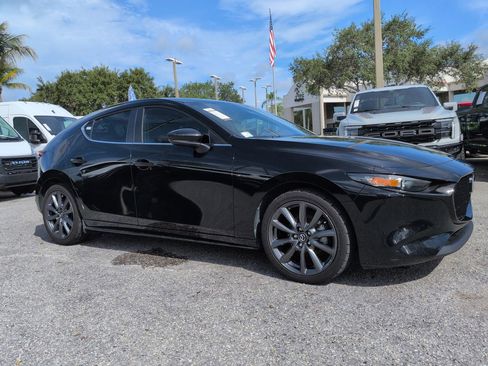 Used 2022 MAZDA MAZDA3 s FWD image 2