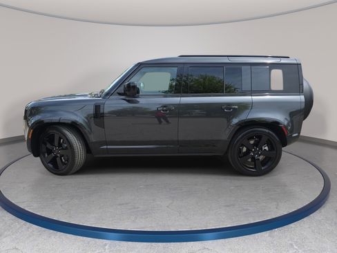 Used 2026 Land Rover Defender 110 X-Dynamic SE AWD/4WD image 8
