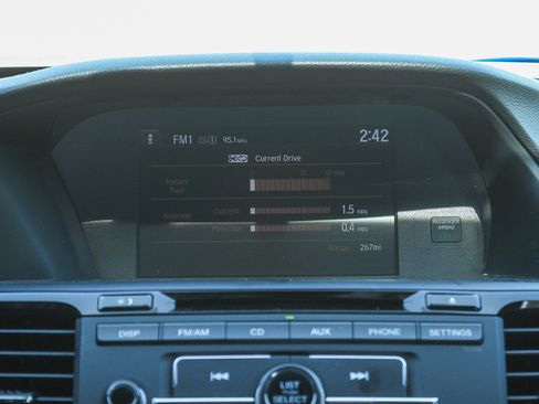 Used 2017 Honda Accord Sport image 16