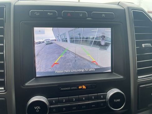 Used 2020 Ford Expedition XLT w/ Equipment Group 202A AWD/4WD image 21