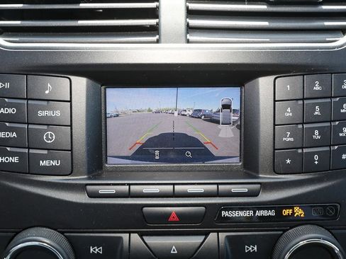 Used 2018 Ford Explorer XLT FWD image 17