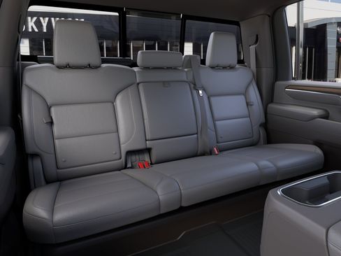 New 2026 GMC Sierra 2500 SLT AWD/4WD image 17