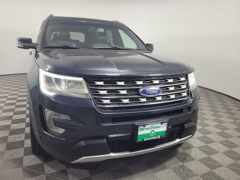 Used 2017 Ford Explorer XLT w/ Equipment Group 202A FWD image 14