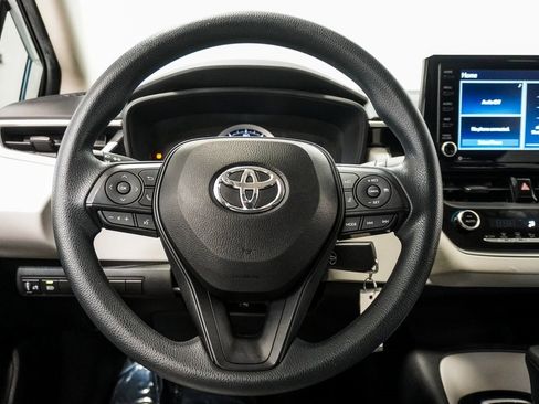 Used 2022 Toyota Corolla LE image 13