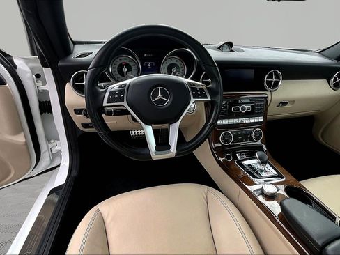 Used 2016 Mercedes-Benz SLK 300 image 17