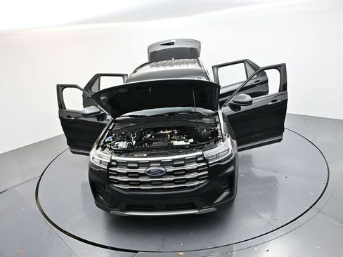 New 2025 Ford Explorer Active image 35