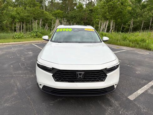 Used 2024 Honda Accord EX image 9