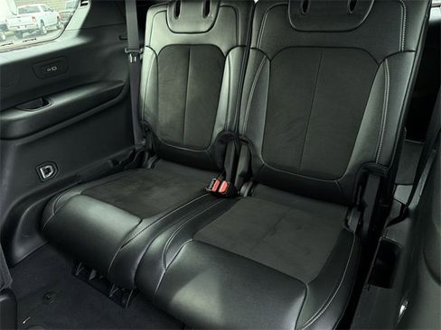 Used 2024 Jeep Grand Cherokee L Laredo image 22