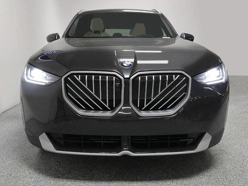 Certified 2025 BMW X3 xDrive30i w/ Premium Package AWD/4WD image 2