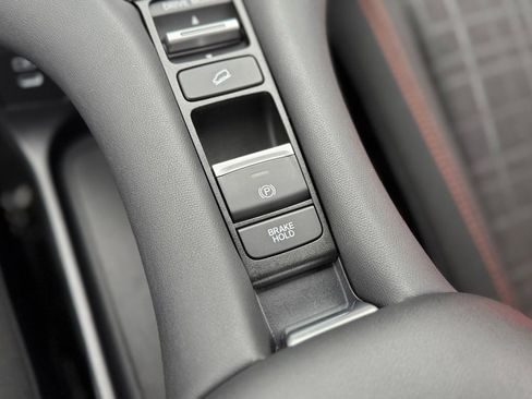 Used 2025 Honda HR-V Sport image 16