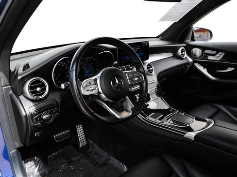 Used 2021 Mercedes-Benz GLC 300 image 3
