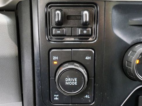Used 2023 Ford F250 XLT AWD/4WD image 28