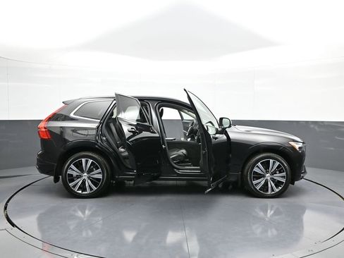 Used 2022 Volvo XC60 B5 Inscription w/ Advanced Package image 44