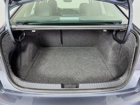 Used 2025 Volkswagen Jetta SE FWD image 42