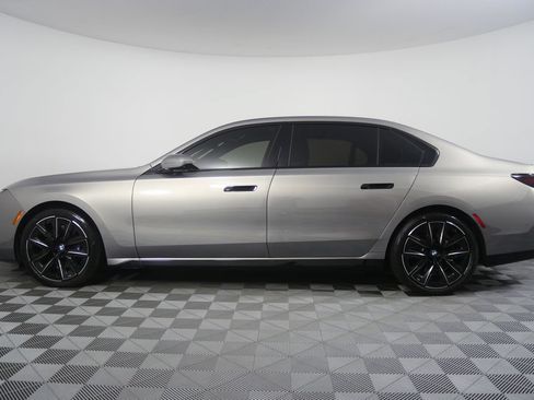 Certified 2023 BMW 740i RWD image 6