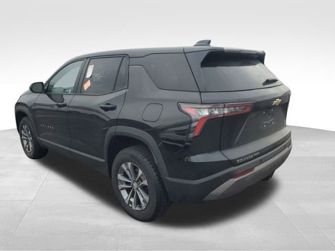 Used 2025 Chevrolet Equinox LT image 3