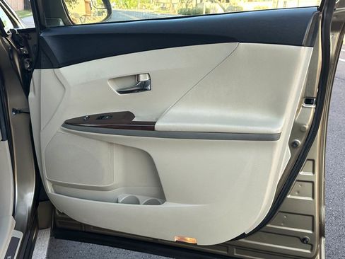 Used 2013 Toyota Venza LE image 44