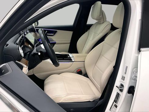 Used 2023 Mercedes-Benz GLC 300 4MATIC image 8