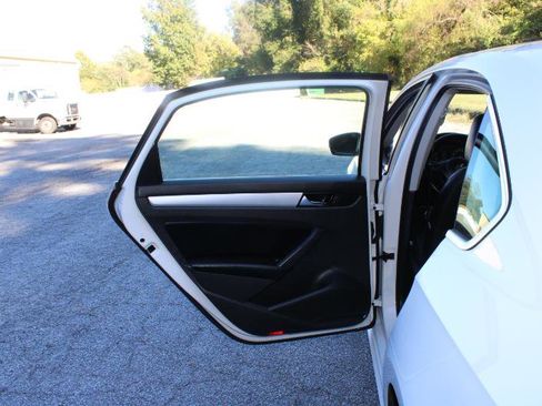 Used 2013 Volkswagen Passat 2.5 SE image 22