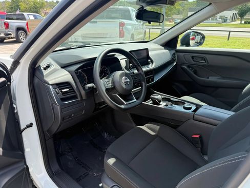 Used 2024 Nissan Rogue S AWD/4WD image 16